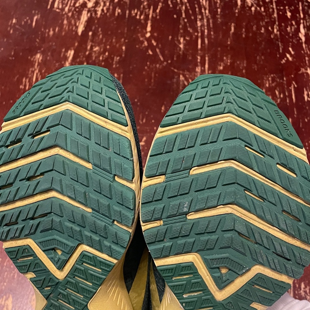 Women’s Brooks Launch Run Lucky Limited Edition Shoes in Green and Gold size 7 - Picture 6 of 13